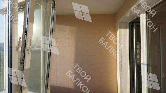 Остекление и отделка балкона в многоквартирном доме