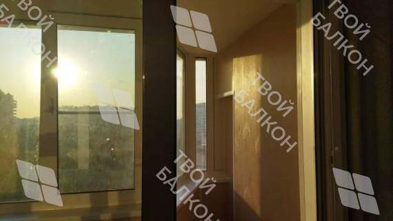 Остекление и отделка балкона в многоквартирном доме