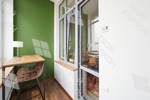 Дизайнерская отделка балкона гипсокартоном с утеплением и остеклением