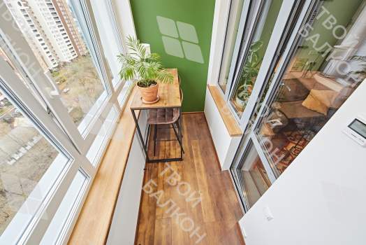 Дизайнерская отделка балкона гипсокартоном с утеплением и остеклением