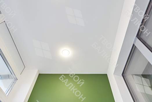 Дизайнерская отделка балкона гипсокартоном с утеплением и остеклением