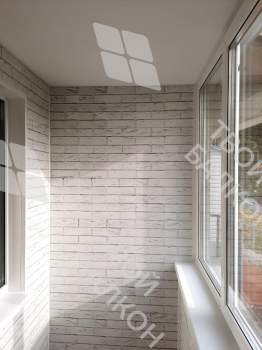 Отделка балкона и установка потайного люка