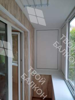 Холодное остекление и отделка П-образного балкона