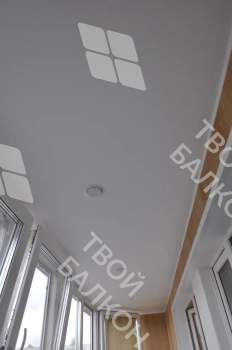 Остекление лоджии окнами с мультифункциональным стеклопакетом и отделка