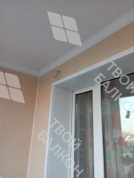 Остекление профилем Rehau и отделка балкона