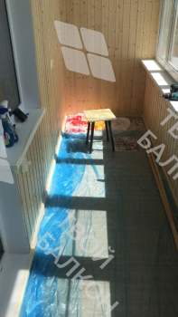 Отделка балкона профилем Rehau Grazio 70 под ключ с утеплением в многоквартирном доме