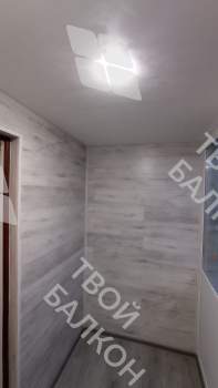 Отделка балкона с установкой теплого пола и остекление Rehau 70