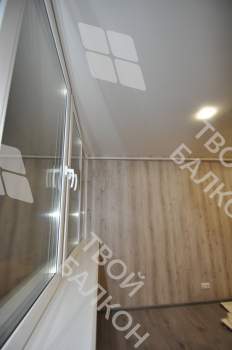 Отделка балкона под ключ с теплым остеклением ПВХ Brusbox