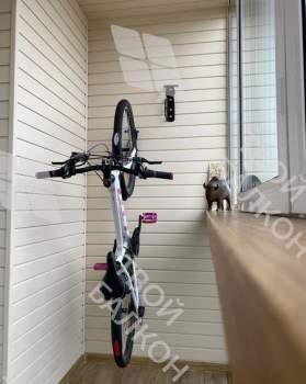 Панорамное остекление с размещением спортивного инвентаря