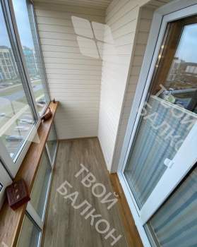 Панорамное остекление с размещением спортивного инвентаря