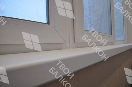 Остекление и отделка балкона ПВХ панелями и ламинатом