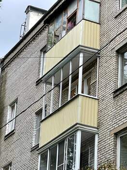 Отделка и остекление П-образного балкона без утепления, в кирпичном доме