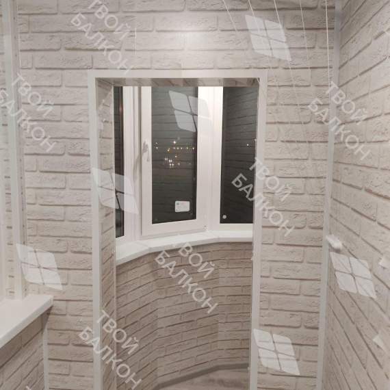 Отделка балкона с установкой теплого пола