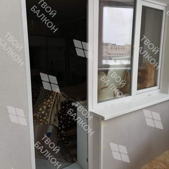 Остекление и отделка балкона