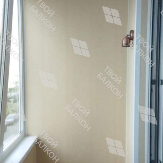 Остекление балкона с отделкой в многоквартирном доме